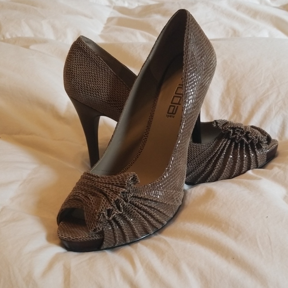 Moda platform heels